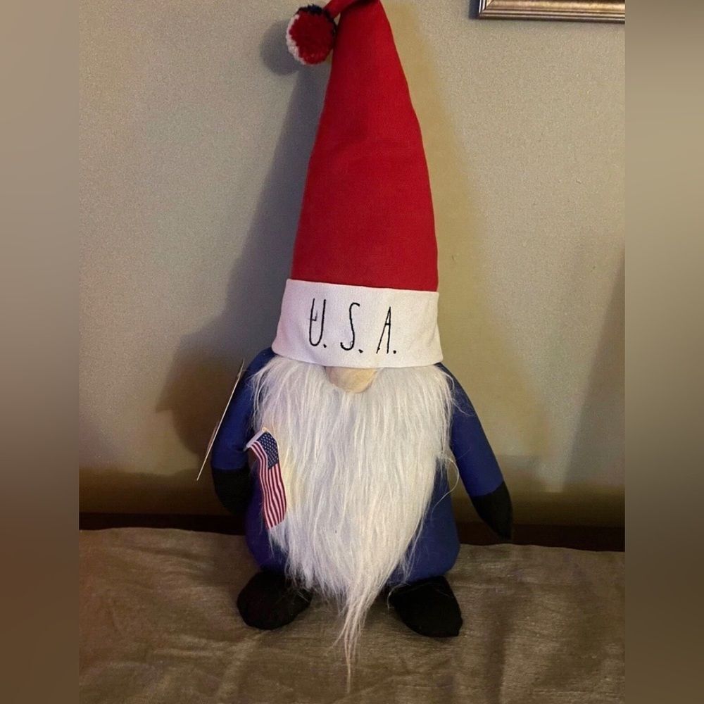 🆕 Rae Dunn Patriotic Stuffed USA Gnome with flag